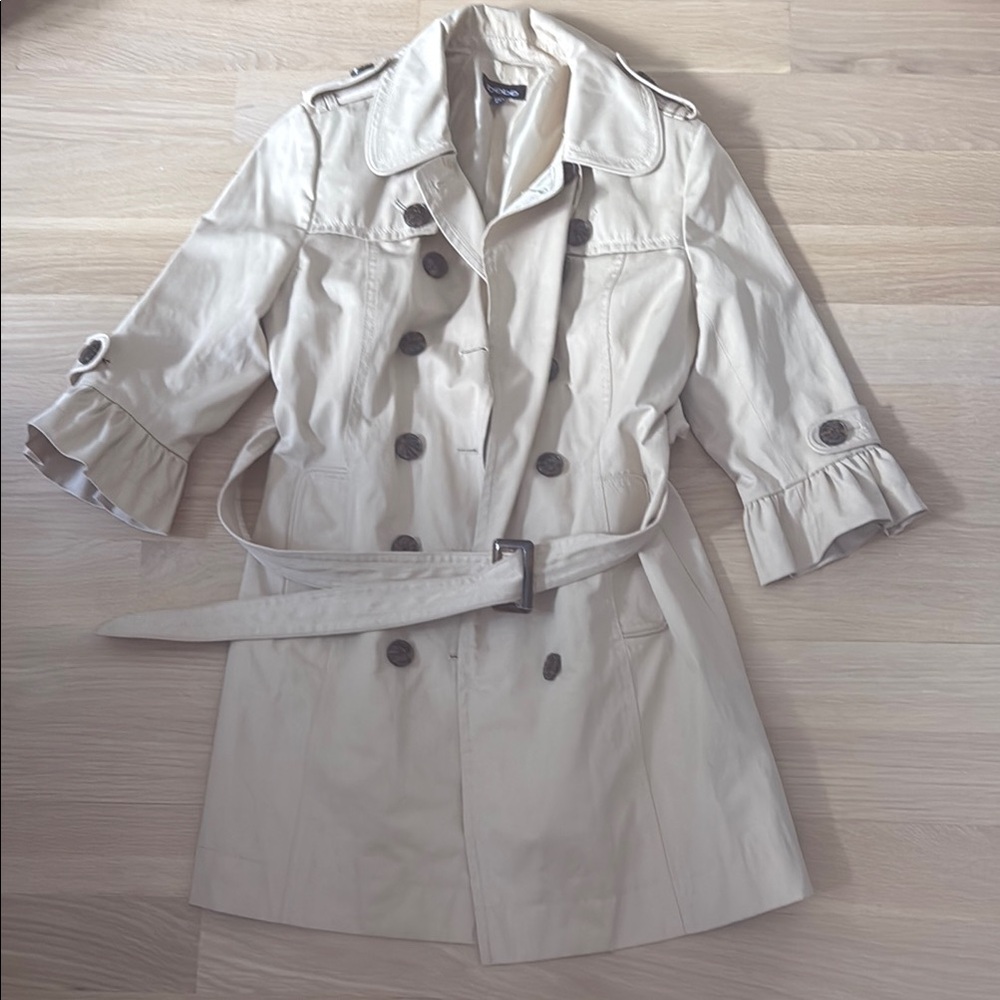 Bebe Cream Trench Coat with Double-Breasted Design